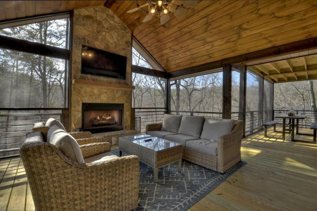 Вилла Rosewood Retreat - Hot Tub Fire Pit Pool Table Блу-Ридж Экстерьер фото
