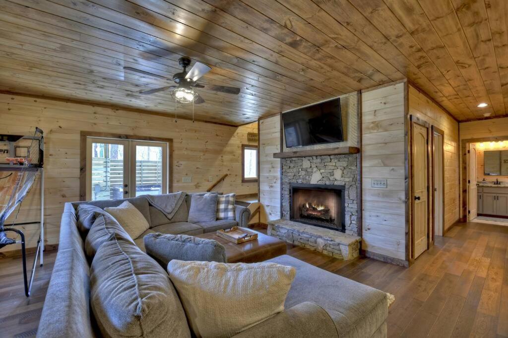 Вилла Rosewood Retreat - Hot Tub Fire Pit Pool Table Блу-Ридж Экстерьер фото