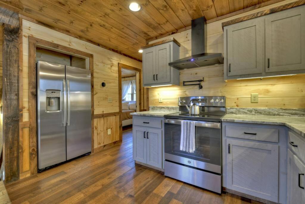 Вилла Rosewood Retreat - Hot Tub Fire Pit Pool Table Блу-Ридж Экстерьер фото